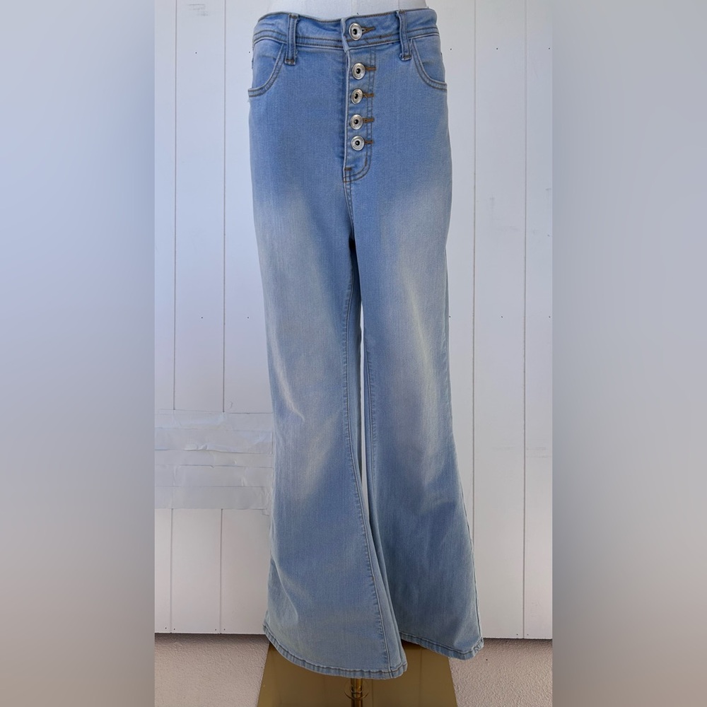 Skinny Fries Women’s Button Fly Flare Jeans High Rise Light Wash Size 11‎